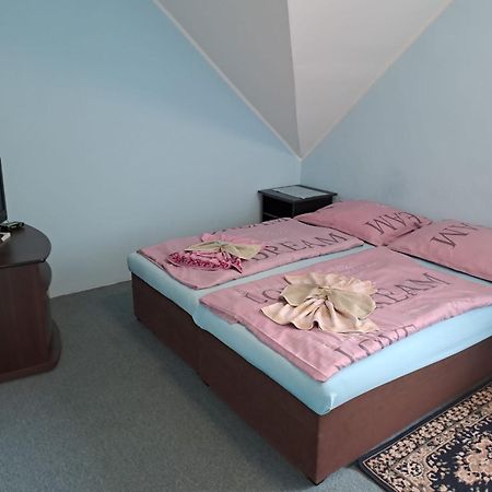 Hotel Kamenny Vrch Хомутов Экстерьер фото