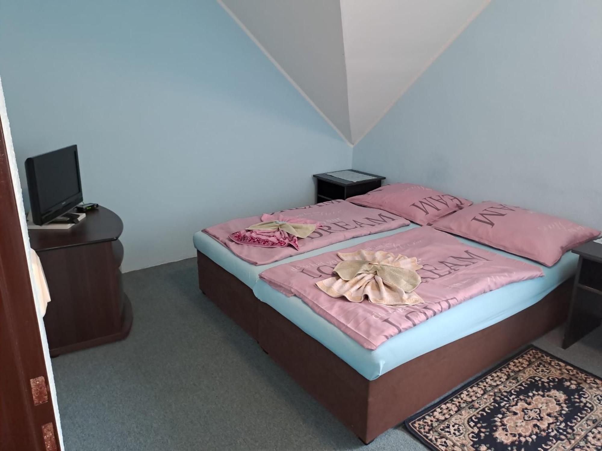 Hotel Kamenny Vrch Хомутов Экстерьер фото