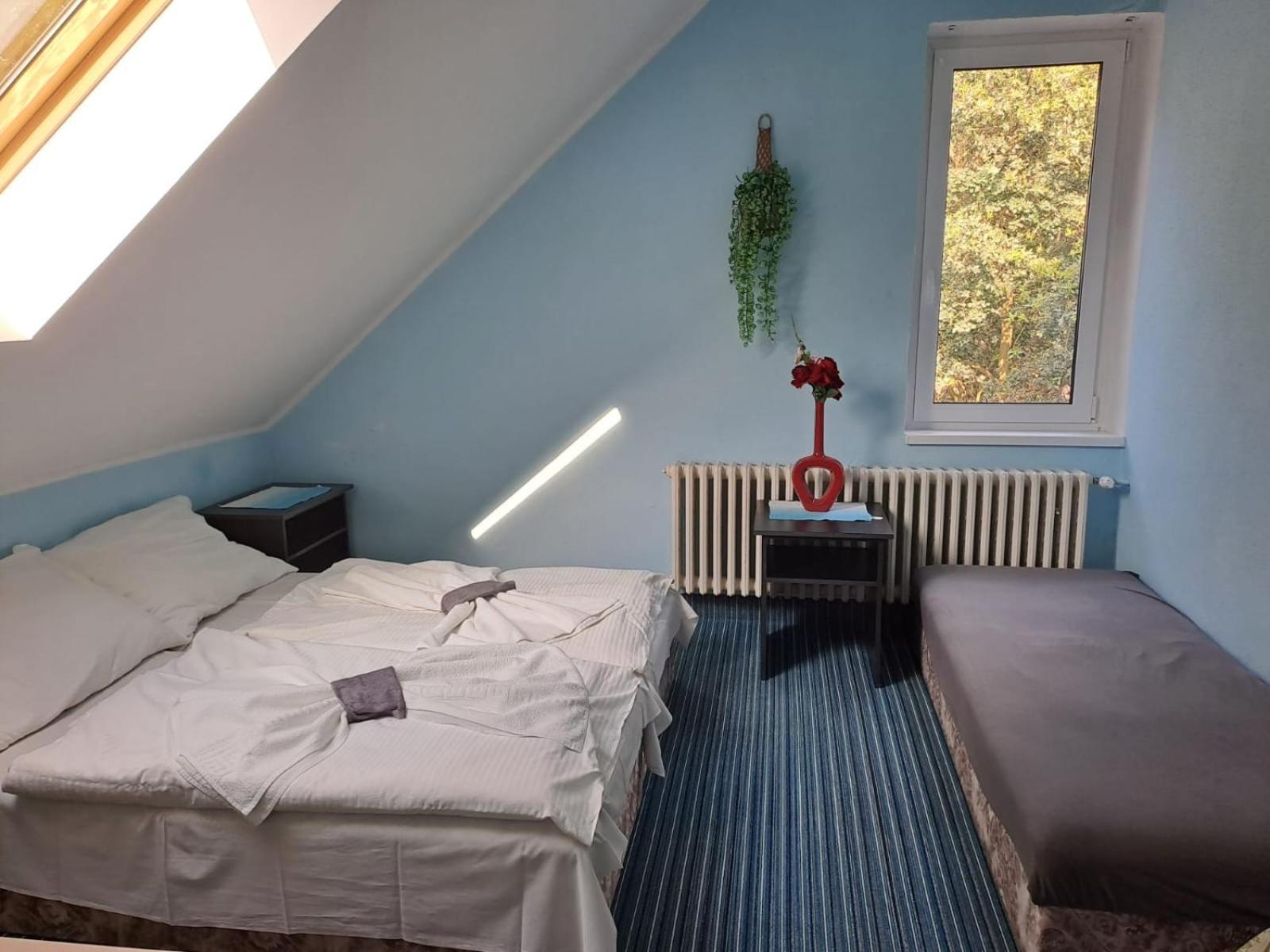 Hotel Kamenny Vrch Хомутов Экстерьер фото