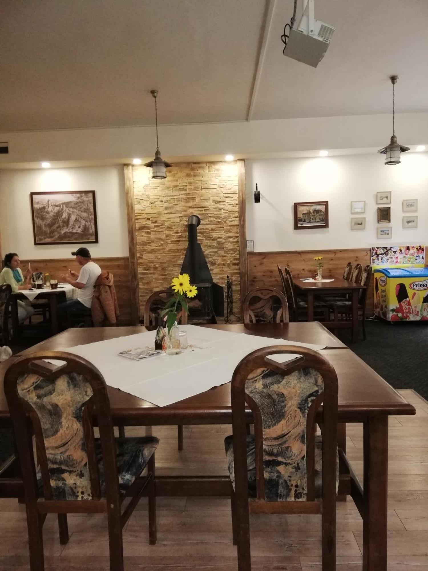 Hotel Kamenny Vrch Хомутов Экстерьер фото